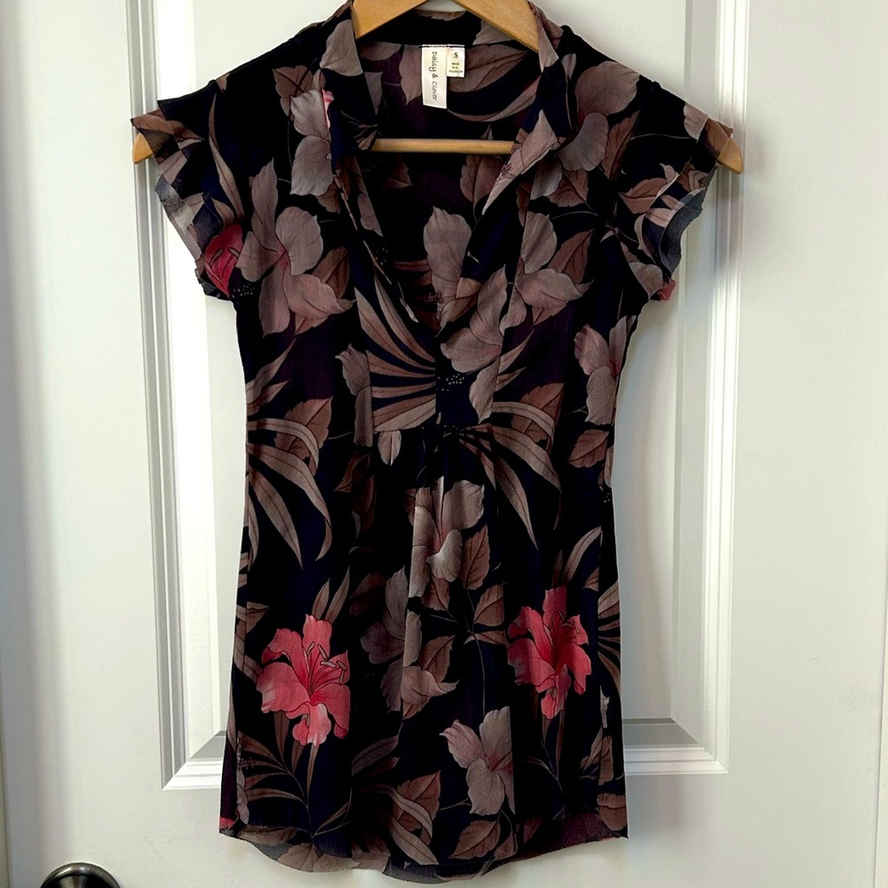 Flutter cap sleeve blouse